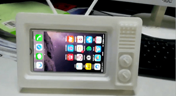 一技術宅的腦洞:3D打印復古電視機竟能‘吃掉’手機!